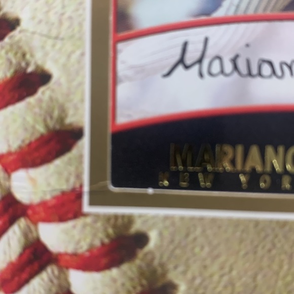 Mariano Rivera Yankees Game Used Swatch (MISC11) - Picture 3 of 5